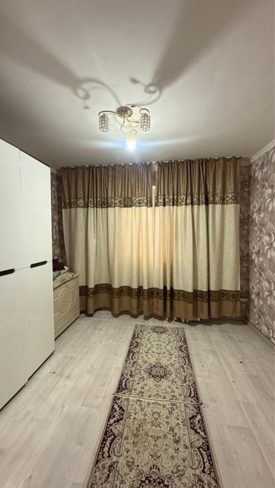 Орталық аймақтан 5 бөлмелі жер үй сатылады