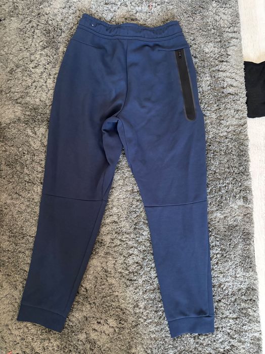 nike tech fleece navy blue