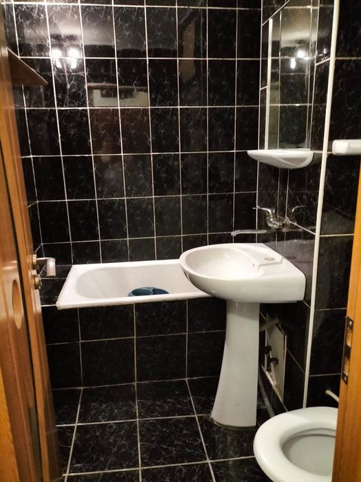 Închiriez garsonieră