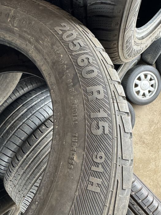 Шины 2-штук 205/60/15