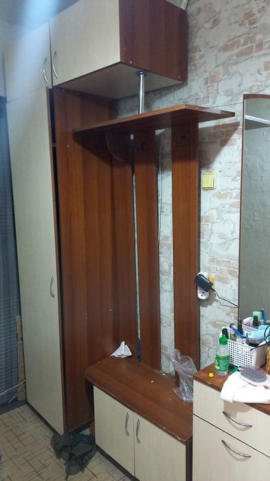 Прихожая    отдам
