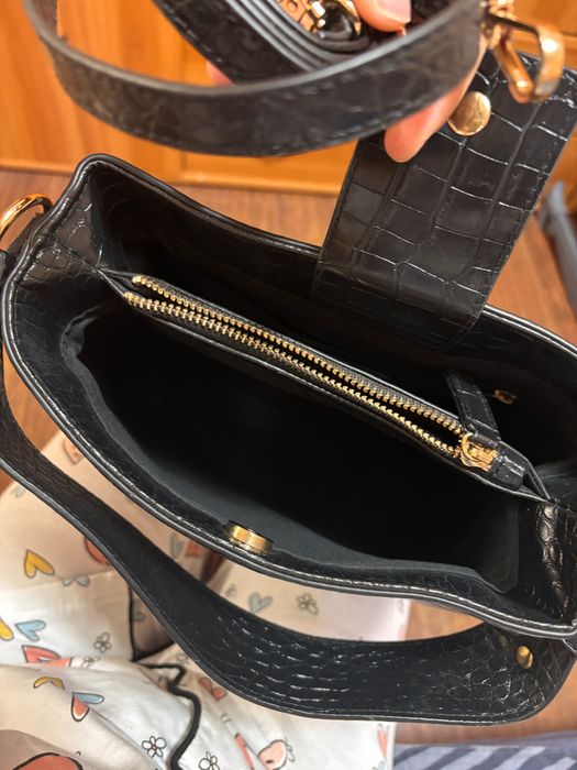 Дамска черна чанта