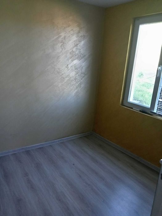 Продавам къща Долна Митрополия