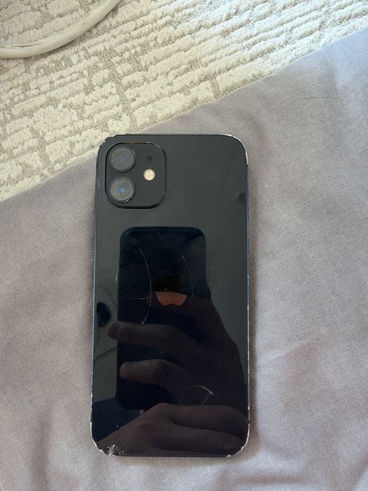 iPhone 12 64гб продаю