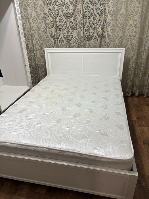 Мебель, двуспальная кровать