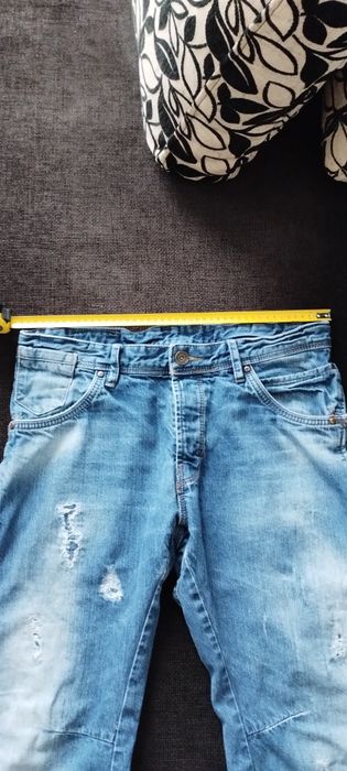 Мъжки дънки хубав модел