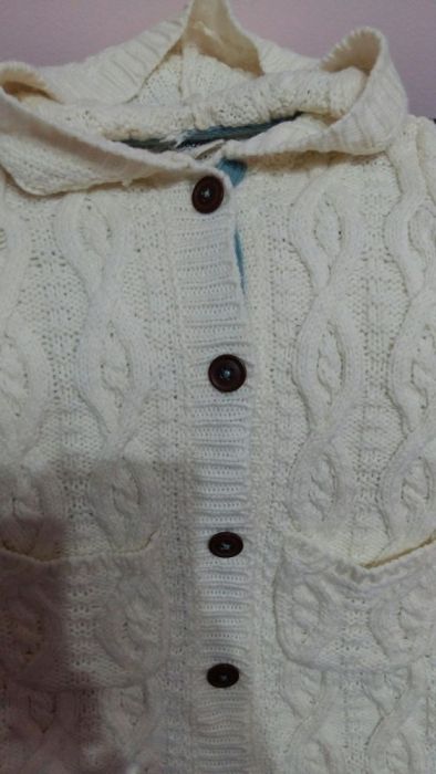 Geaca 8 ani si pardesiu lanita fetițe 5-6 ani. Stare foarte bună.