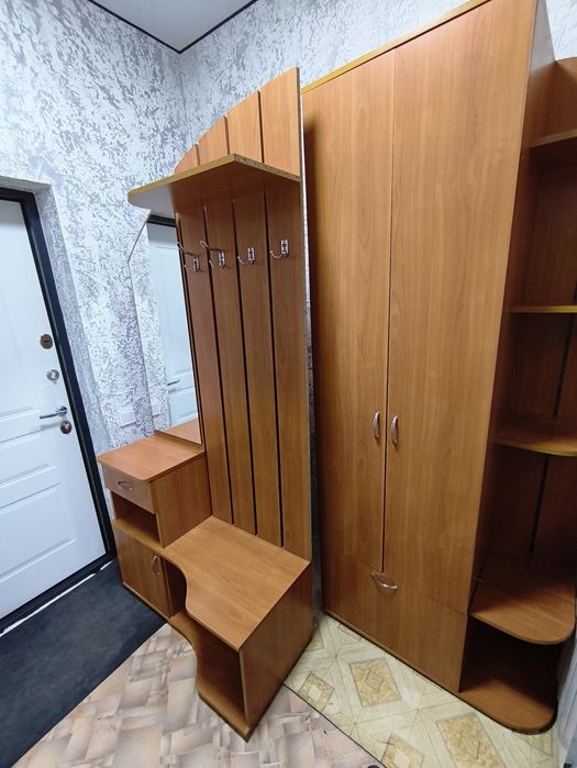 Прихожая шкаф продам