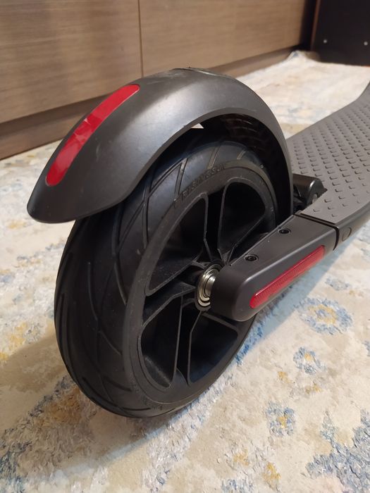 Ninebot ES2 электросамокат.