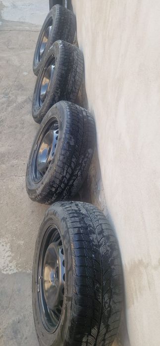 Продам зимние шины и диски