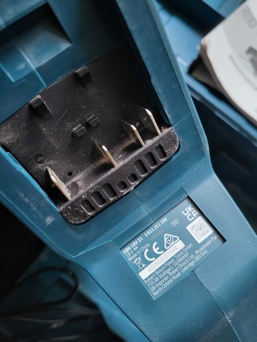 Bosch GBH 18V-21 безчетков перфоратор с батерия и зарядно, отличен.