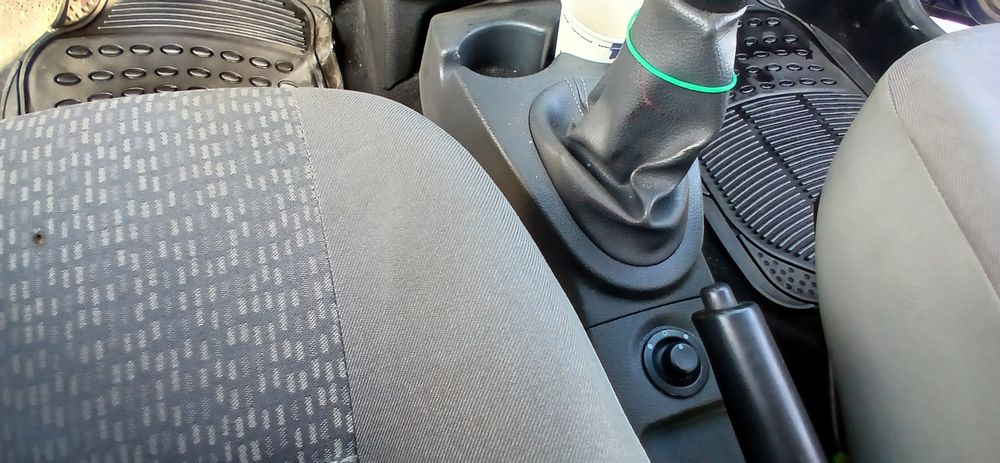 Logan  1,4 mpi ,2008 +Gpl