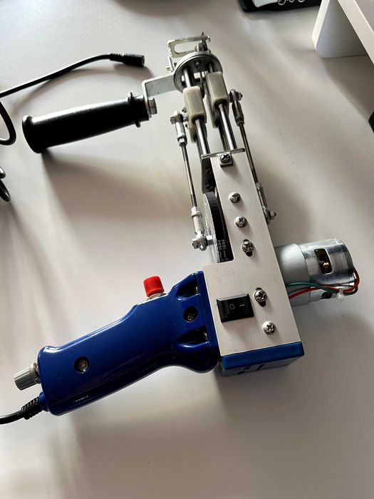 Електрически пистолет за тъфтинг на килими