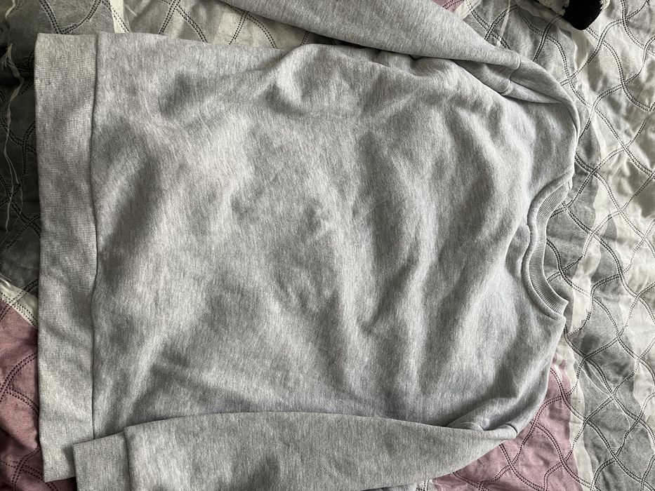 Пуловери и блузи