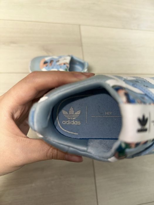 Adidas/ кроссовки 23 размера