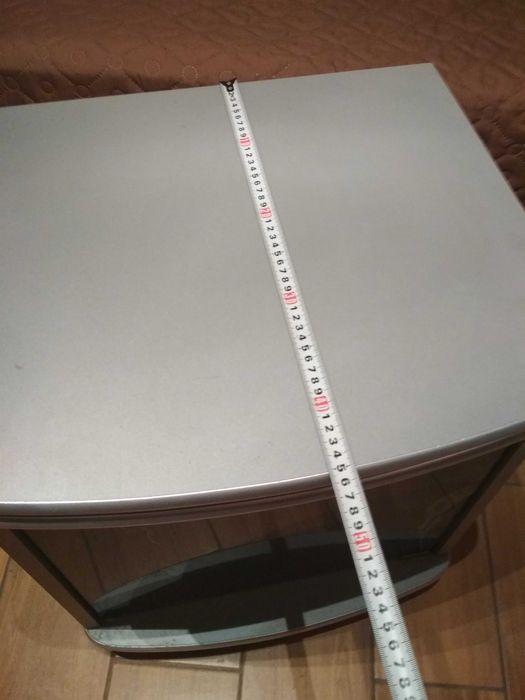 Продавам шкаф за телевизор