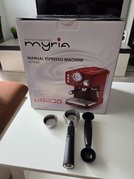 Vand cafetiera Myria MY4052 in stare perfecta in garantie la cutie ca noua !