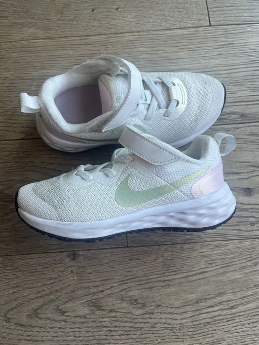 Adidasi Nike, marimea 27,5