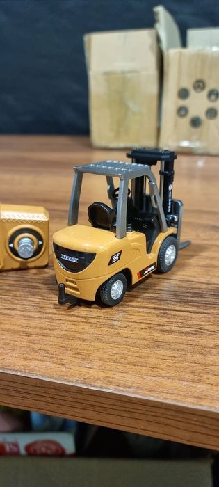 Masofadan boshqariladigan innovatsion mini-o‘yinchoq, RC car, Вилочный