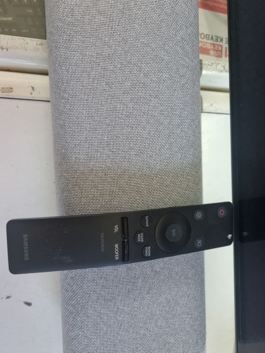 Мощен саундбар Samsung 200w