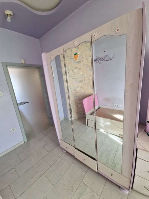 Детско легло,гардероби двукрилен и триклирен бюро и стол Чилек cilek