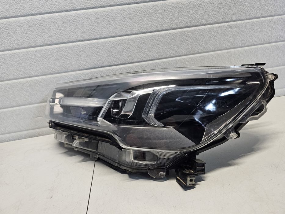 Far stanga Toyota Hilux Full Led 2019-2023