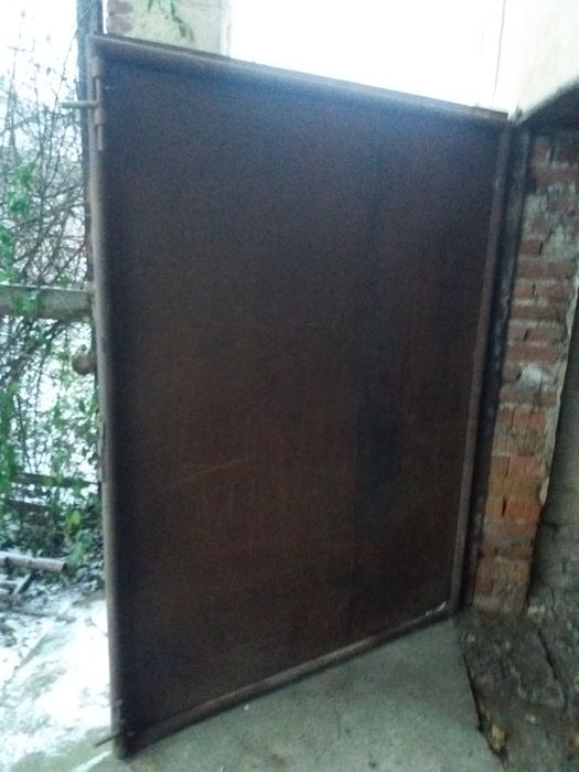 Poarta de garaj in doua aripi