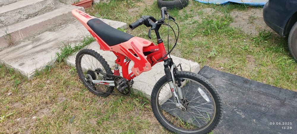 Vând bicicleta mtb full suspension