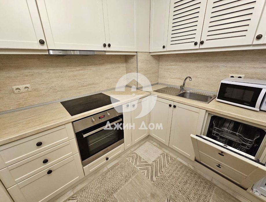 Продава се Многостаен апартамент в Свети Влас - 145 кв.м за 1635 €/кв.м - Снимка #2