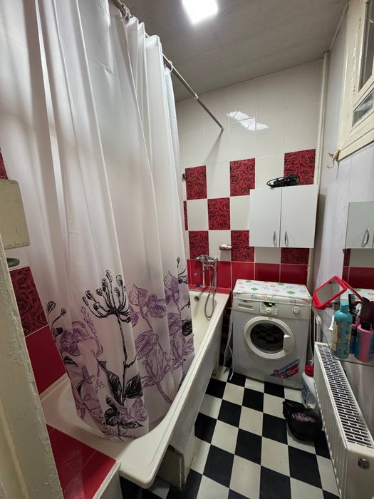 Срочно Продаеться 2-ком квартира городе Чирчике районе Наваи центр