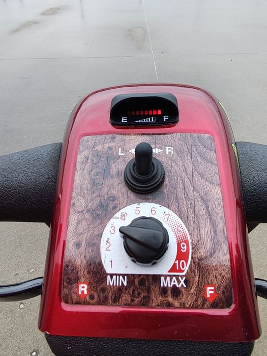 Електрическа количка четириколка