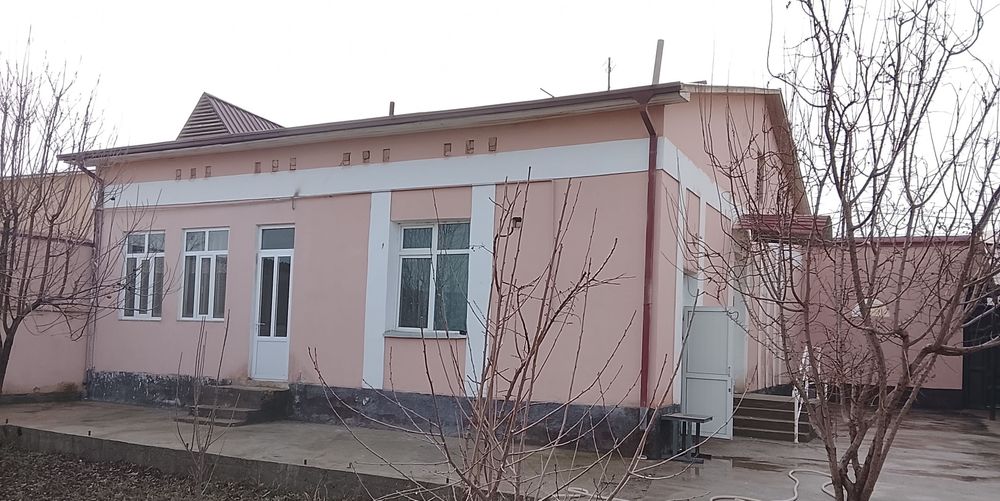 Oqtosh shahar Nigoraxonada 6 sutikli 5 honali katej sotiladi