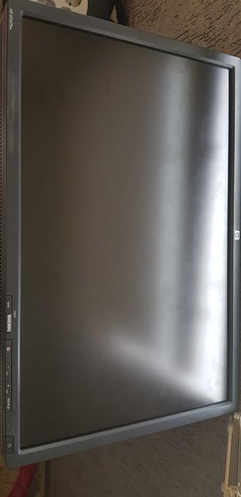 Продавам HP LP2475w 24" професионални монитори