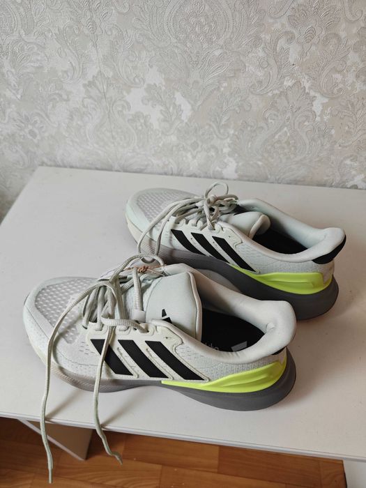 Новые кроссовки Adidas