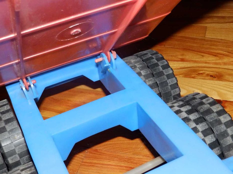 Детски играчки различни цени