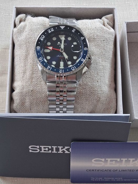 Часовник Seiko 5 Sports SSK003K1 "Blueberry "