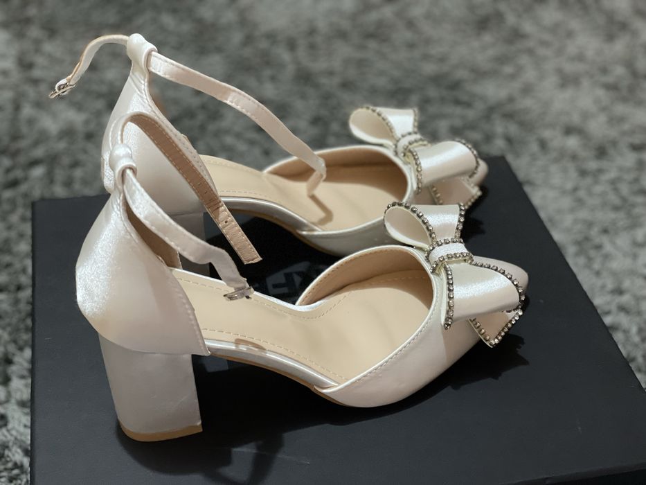 Pantofi mireasa noi