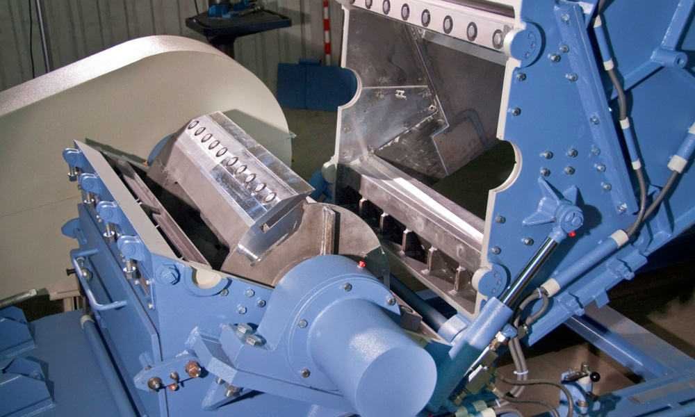 Lampa iluminat, presa injectie tocator mase plastice, moara, carotiera