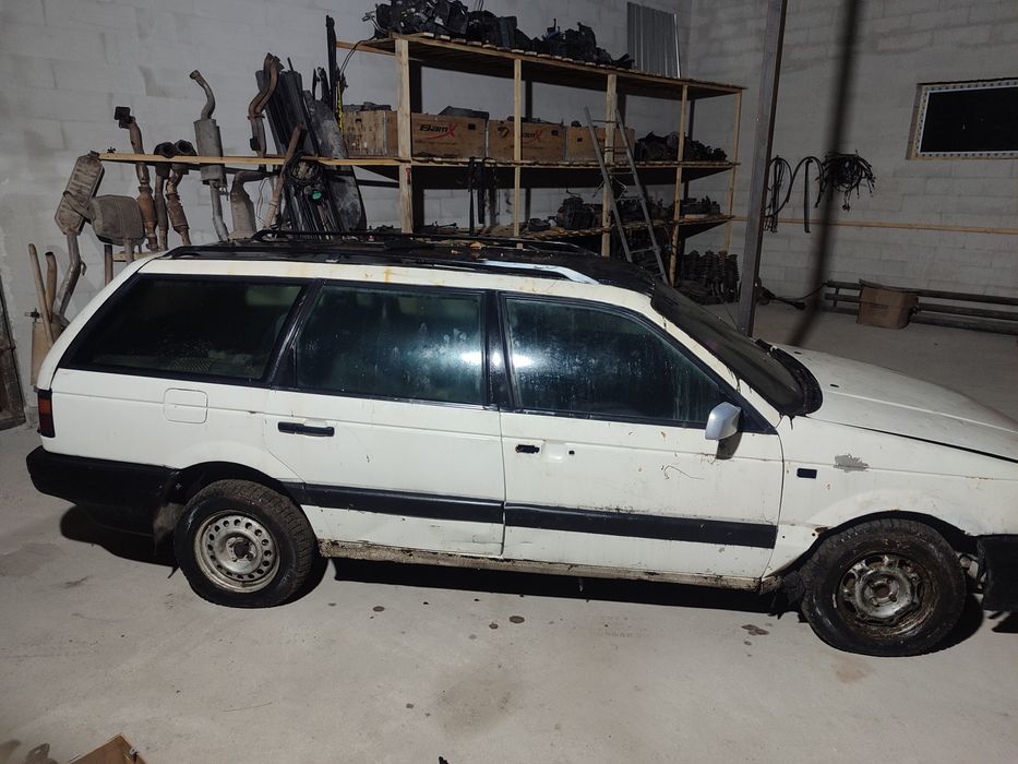 По запчастям продаётся пассат Б3 универсал