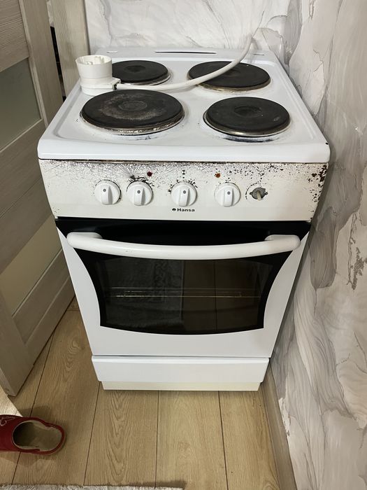 Продам плиту в рабочем состоянии фирма Hansa.