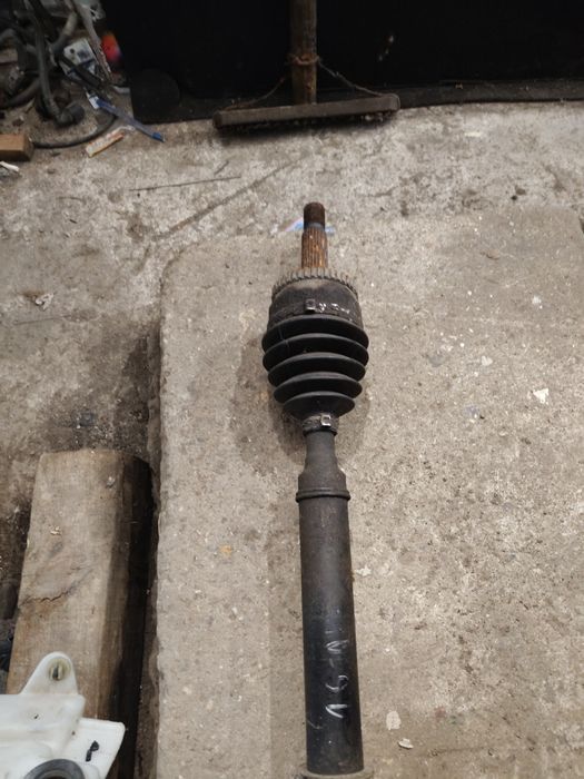 Полуоска дясна за волво с/в40,volvo s/v40