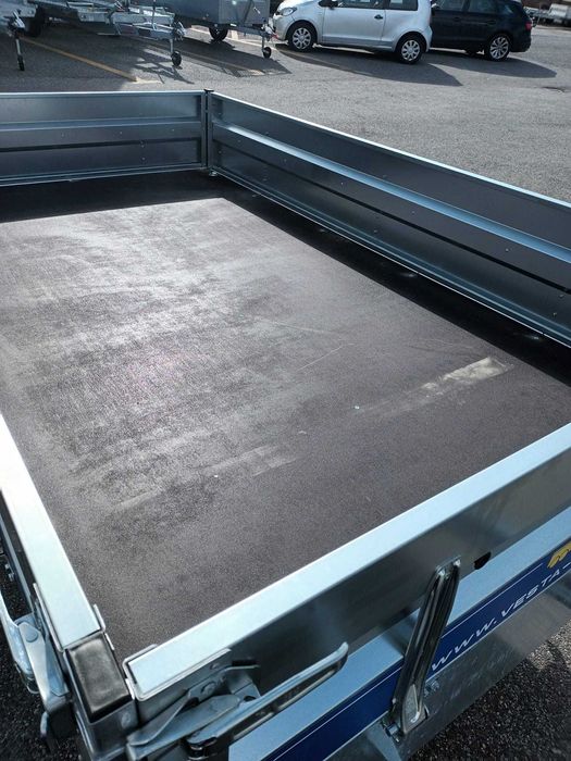 Remorca 750 kg ,2 axe, dimensiuni 260 x 150 cm