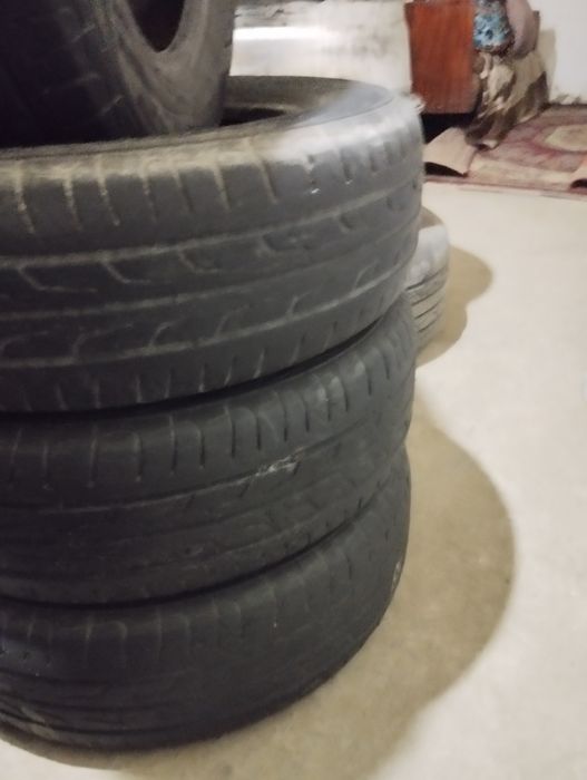 Продам шина комплект чотки