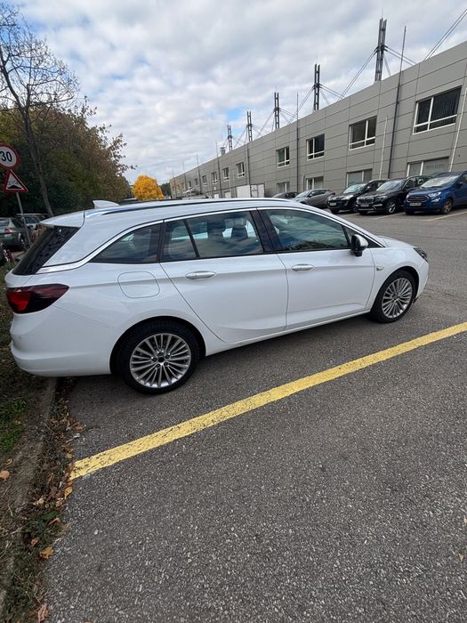 Opel Astra Sport Tourer +