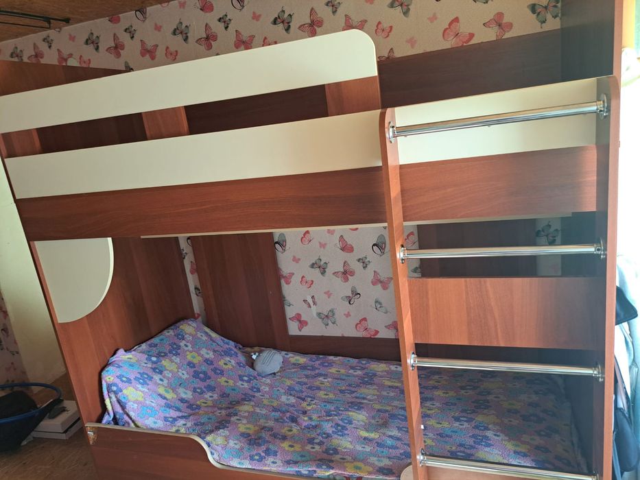 кровать двухъярусная