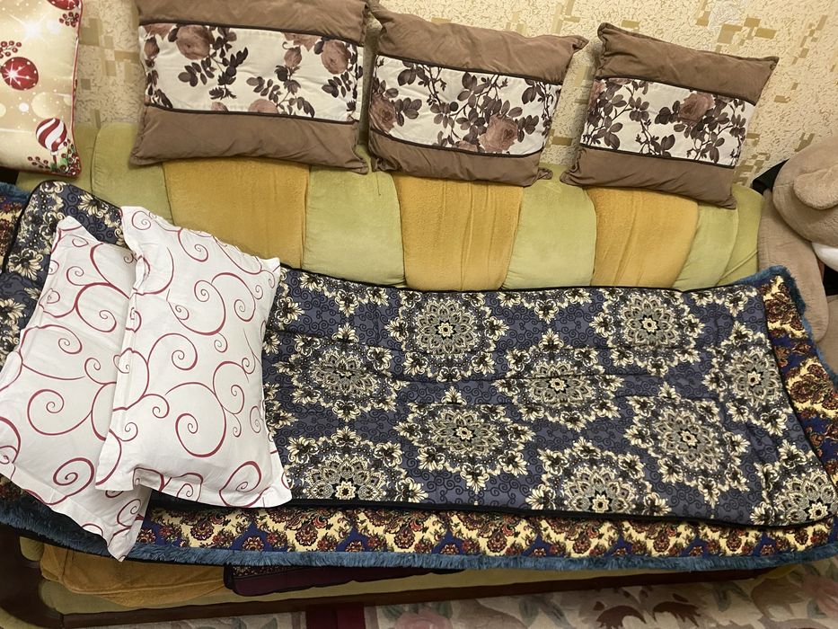 Продается диван и два кресло