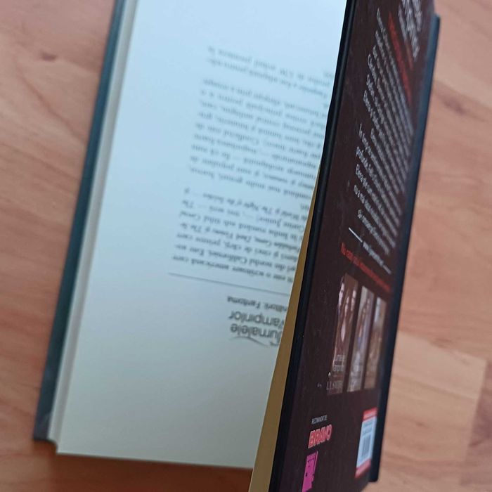 Jurnalele Vampirilor (8 volume - 4 cartonate) + bonus Cercul secret