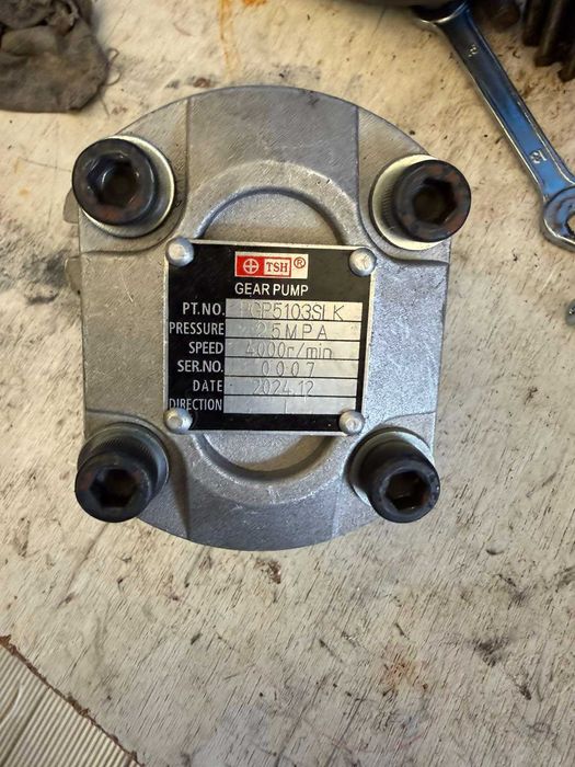Хидравлична зъбна помпа нова