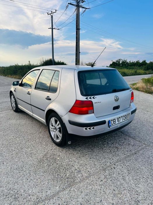 VOLKSWAGEN Golf 2000 — imagine 3