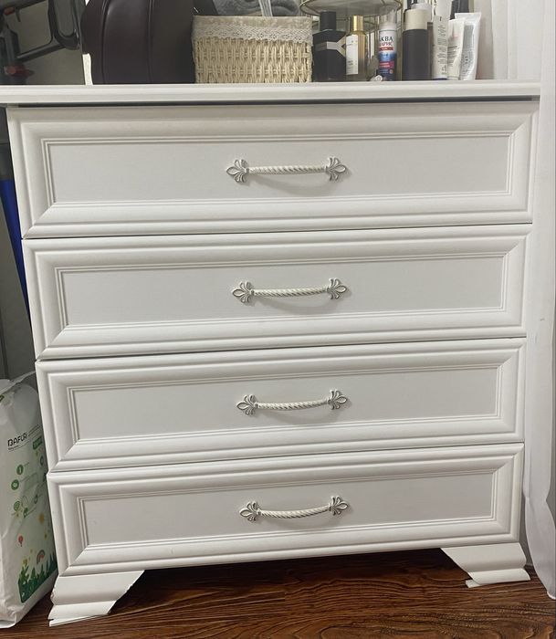 Шкаф вместе с камодом